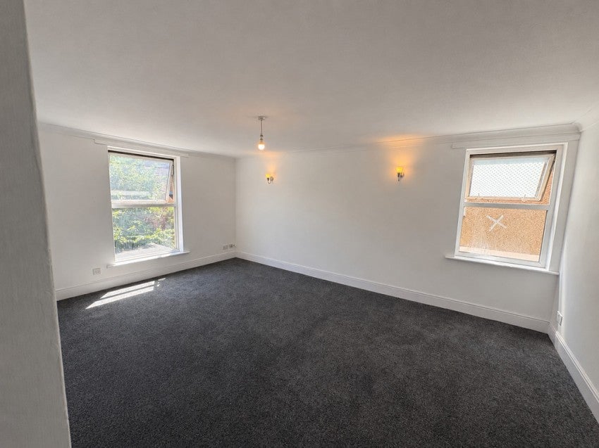 Flat Worthing Road in Portsmouth