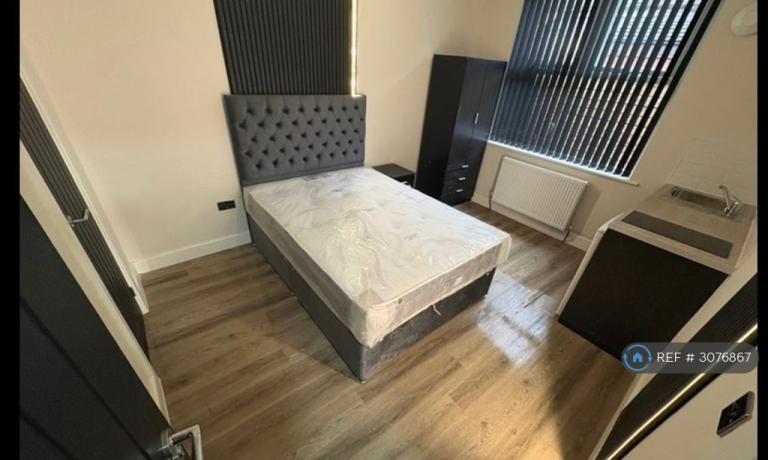 Room Dacy Road in Liverpool