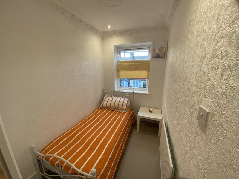 Room Grange Park Road in Greater London