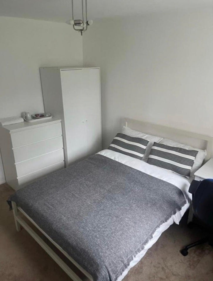 Room Longbridge Road in Greater London