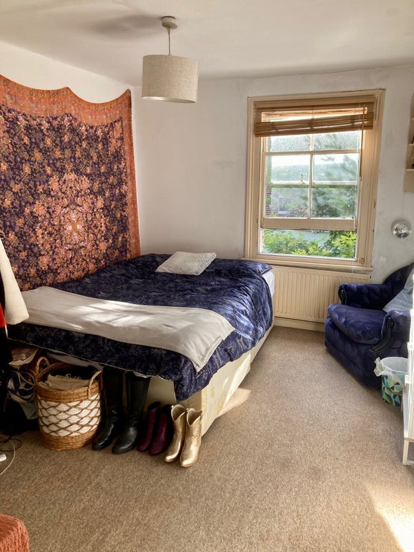 Room Iffley Road in Greater London