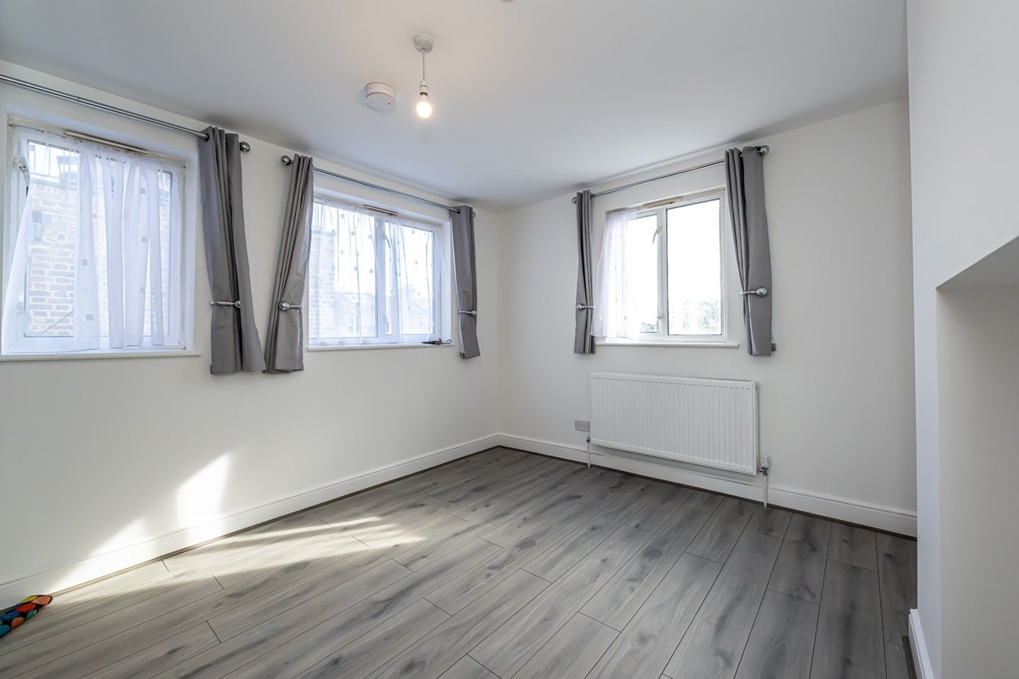 Flat Kilburn Lane in Greater London