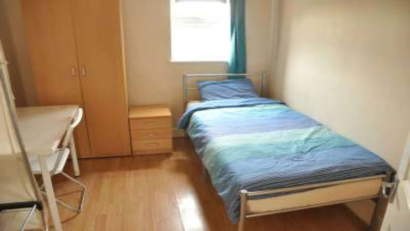 Room Romford Road in Greater London