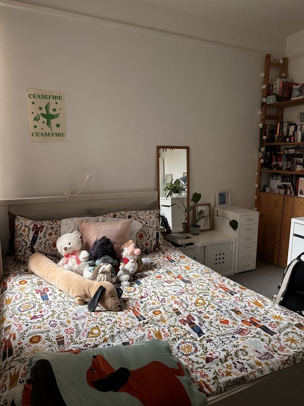 Room Bushey Hill Road in Greater London