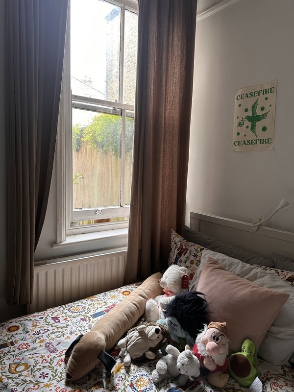 Room Bushey Hill Road in Greater London
