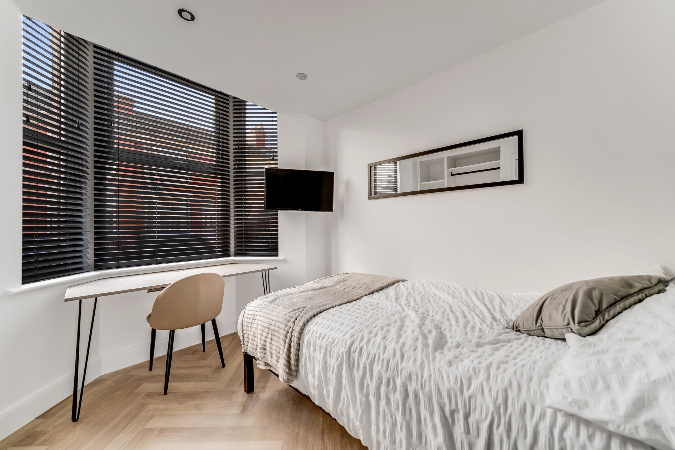 Room Leopold Road in Liverpool