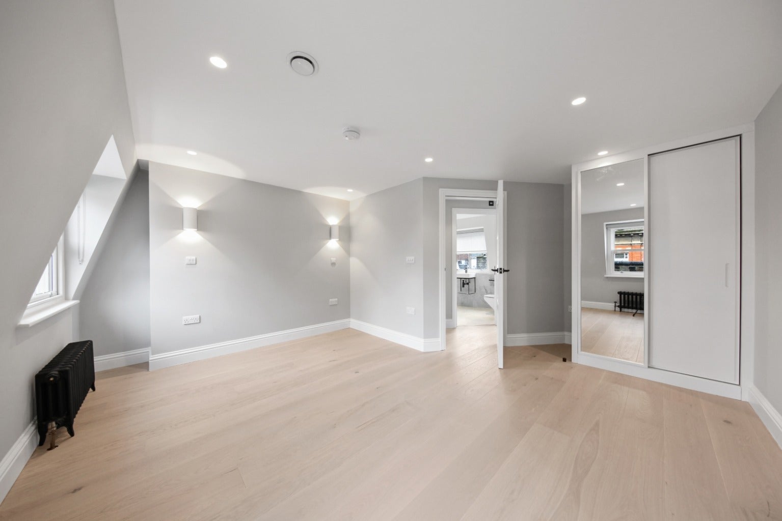 Flat Shaftesbury Avenue in City of Westminster