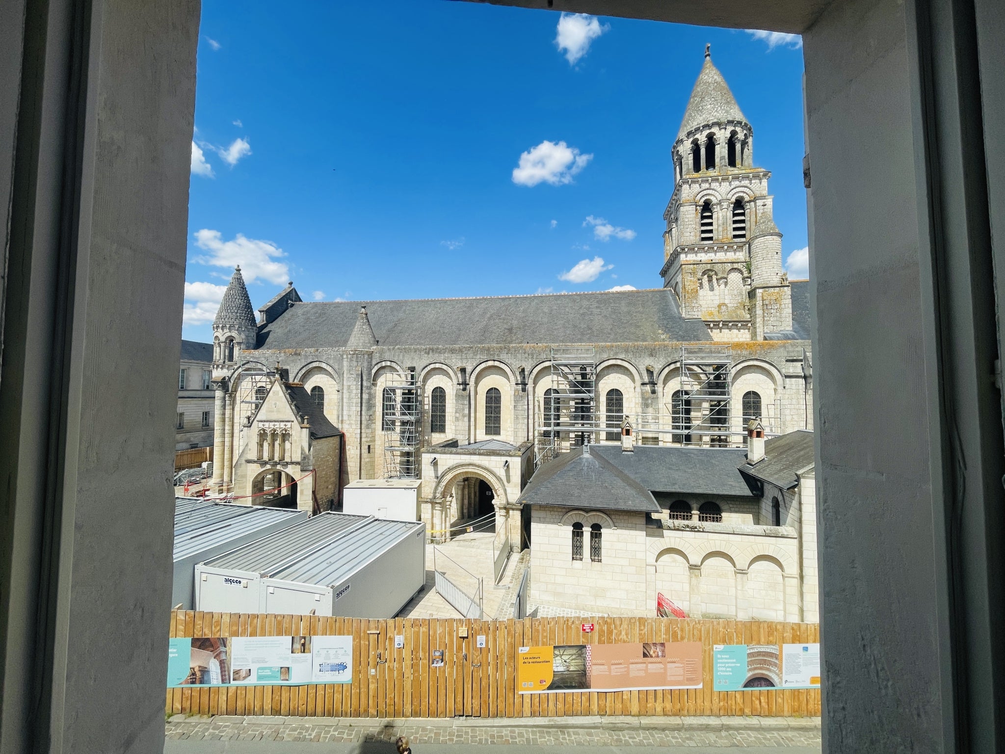 Room Place Charles de Gaulle in Poitiers