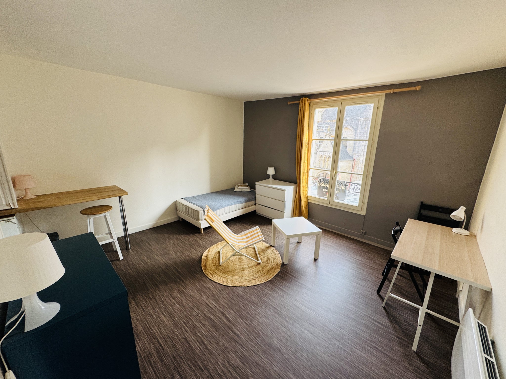 Room Place Charles de Gaulle in Poitiers