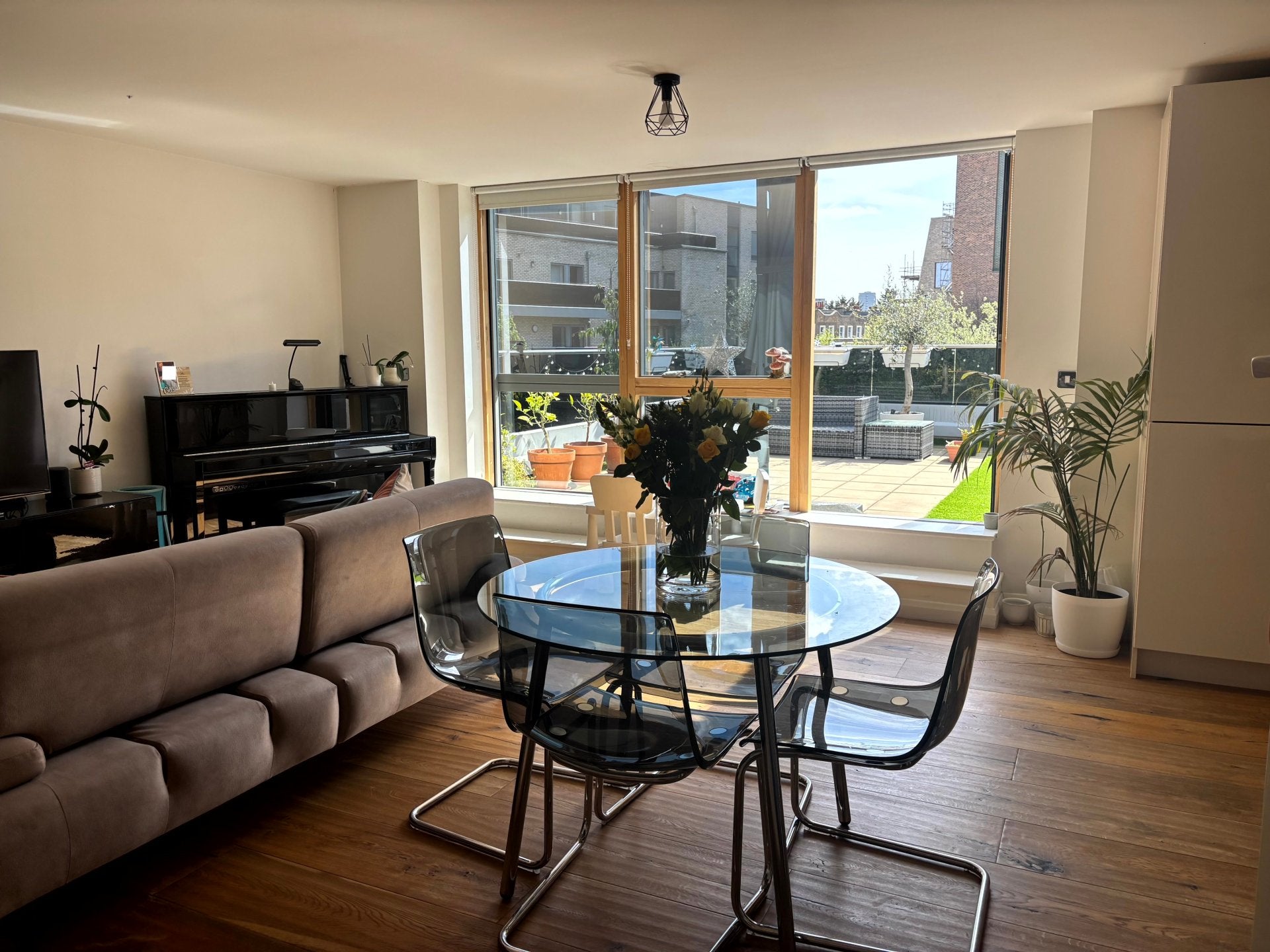 Flat Hansel Road in Greater London