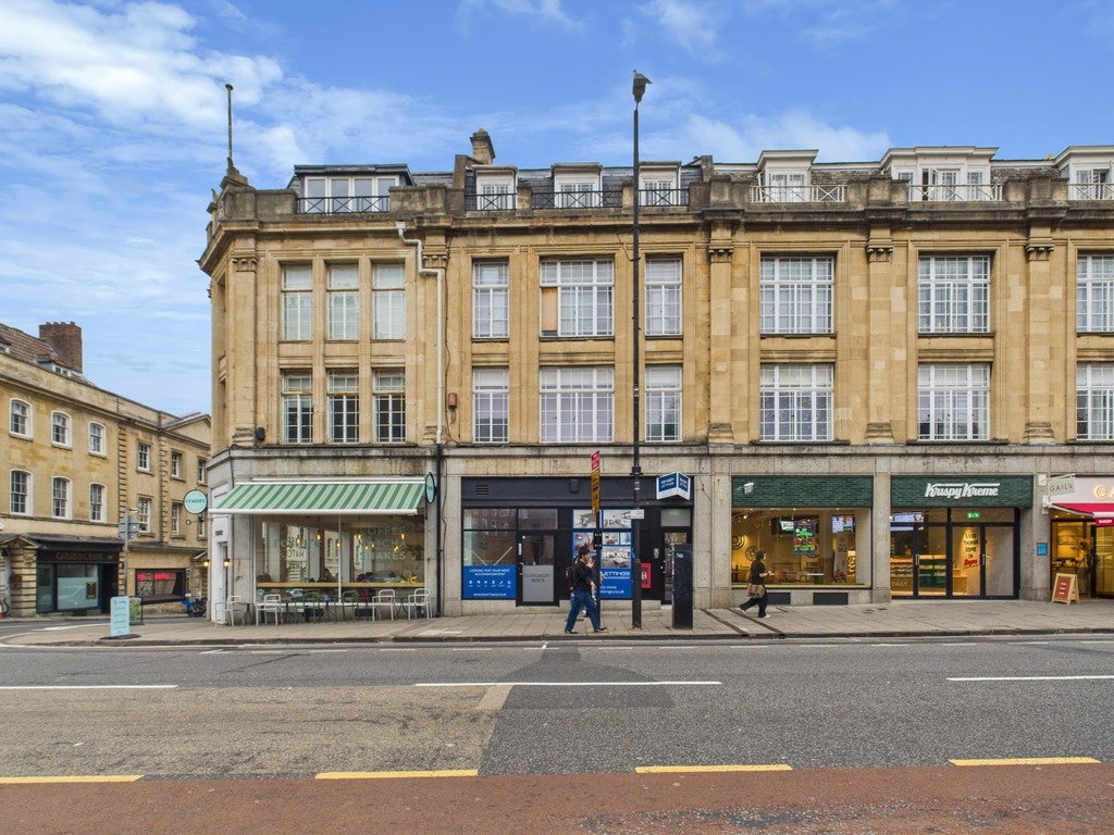 Flat College Green in Bristol