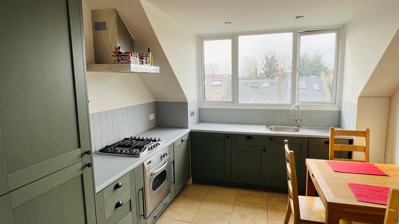 Room Hamilton Road in Greater London