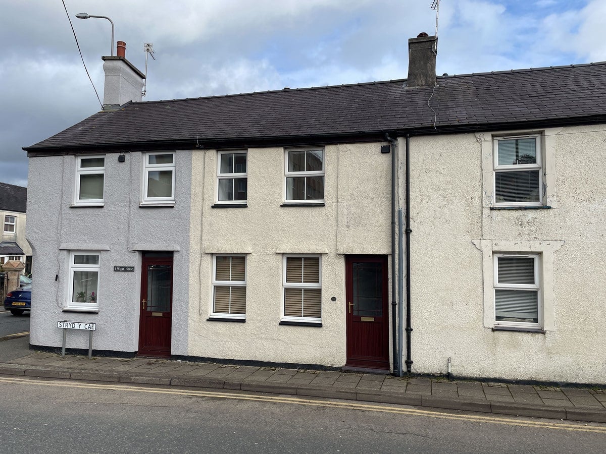 House Field Street in Llangefni