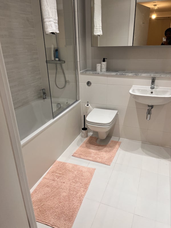 Room Dearmans Place in Salford