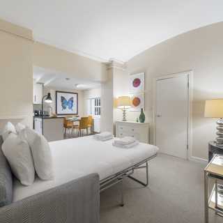 Flat Eaton Place in City of Westminster