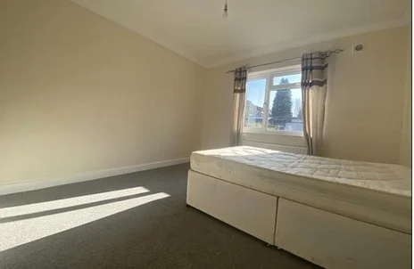 Flat Beechwood Gardens in Slough
