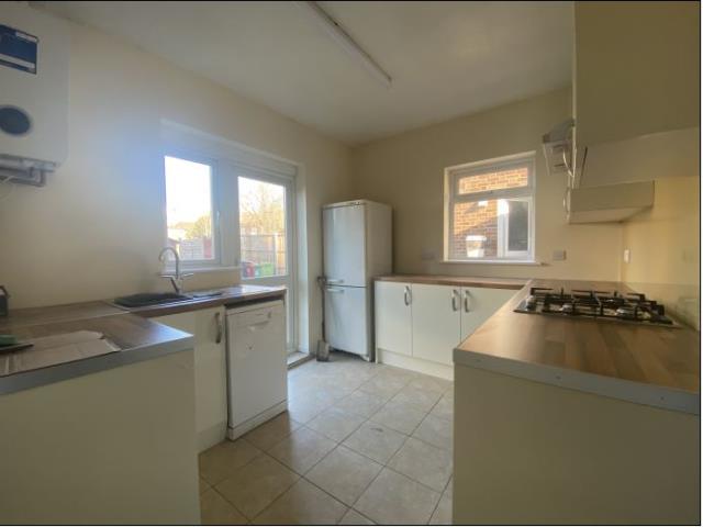 Flat Beechwood Gardens in Slough