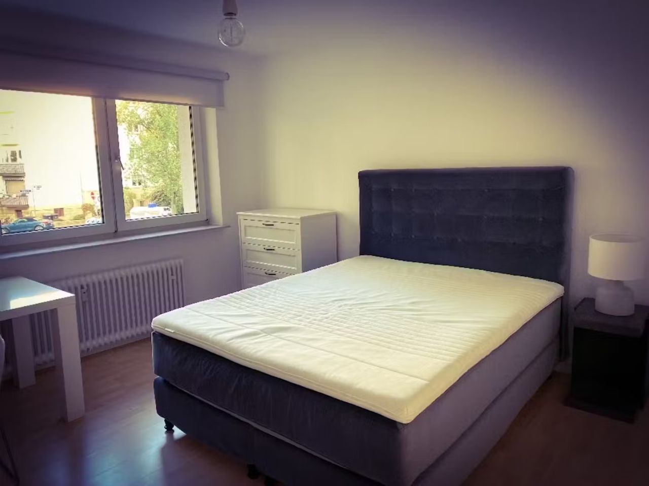 Zimmer Oeder Weg in Frankfurt am Main
