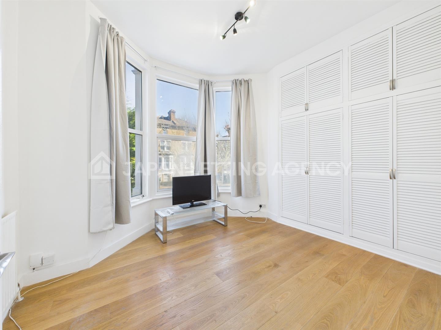 Flat Windsor Road in Greater London