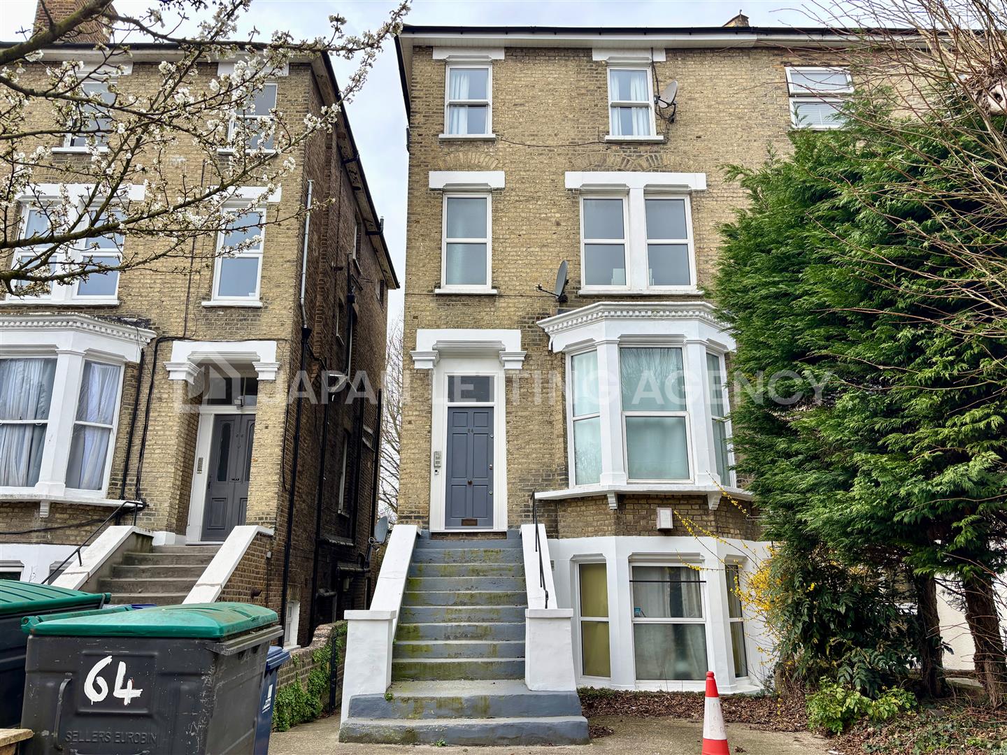 Flat Windsor Road in Greater London