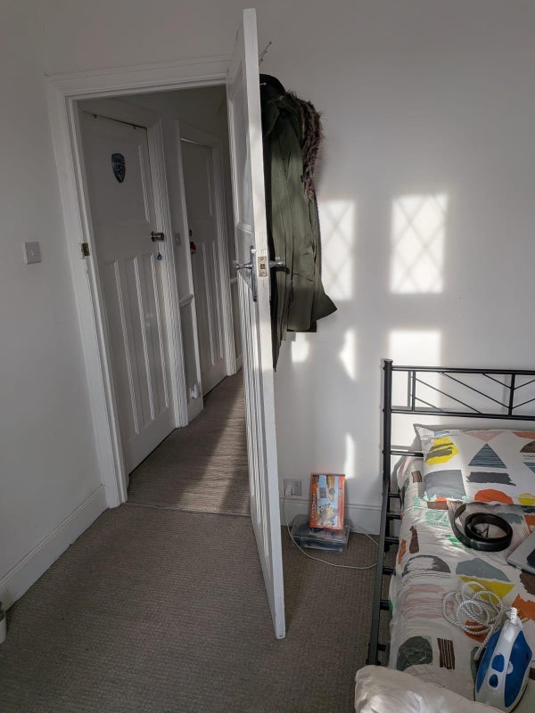 Room Priory Road in Greater London