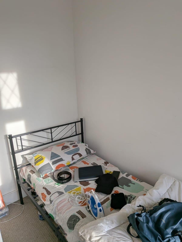 Room Priory Road in Greater London