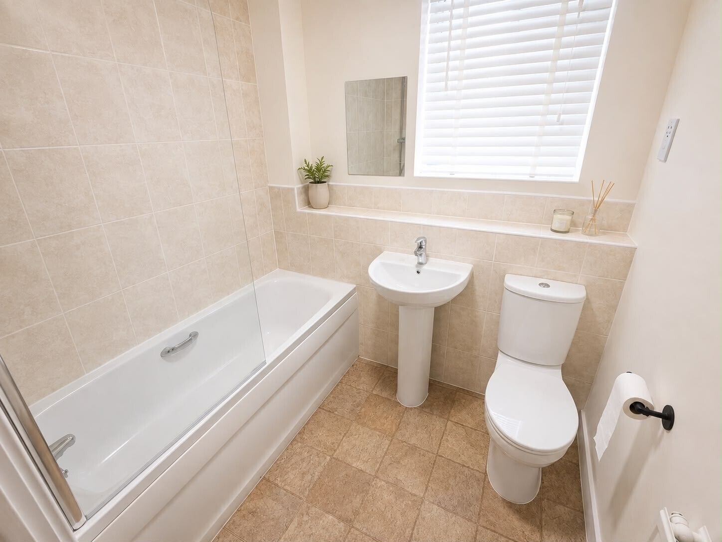 Flat Ryder Close in Great Denham