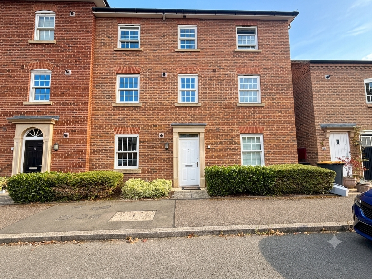 Flat Ryder Close in Great Denham
