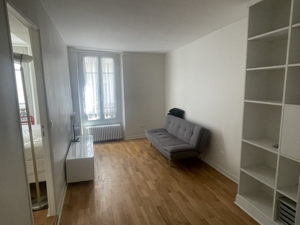 Flat Rue Beauregard in Paris