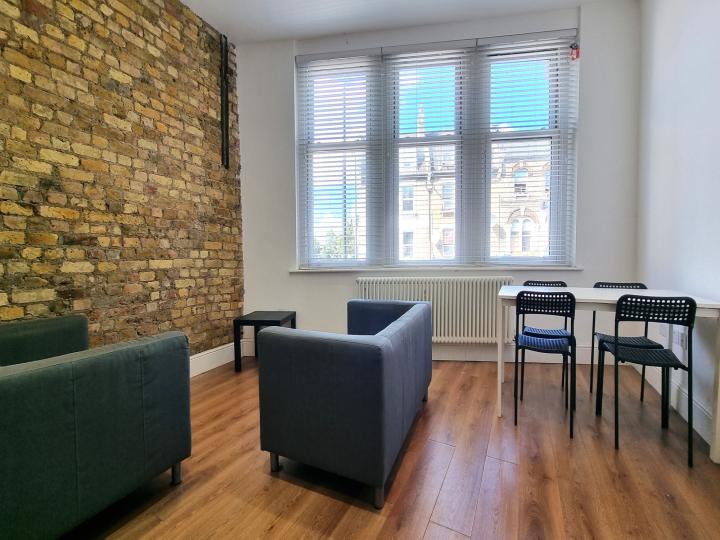 Flat Brixton Hill in Greater London