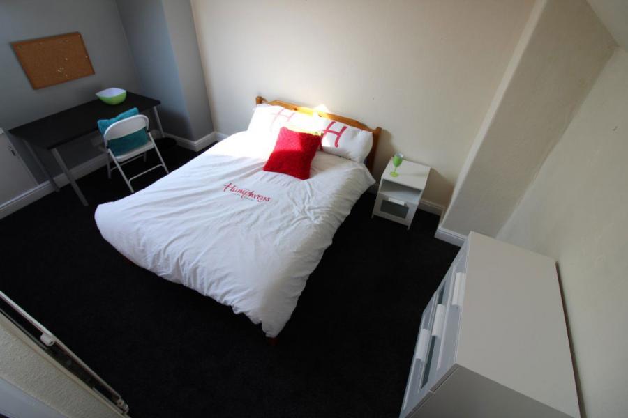 Room Priestley Street in Sheffield