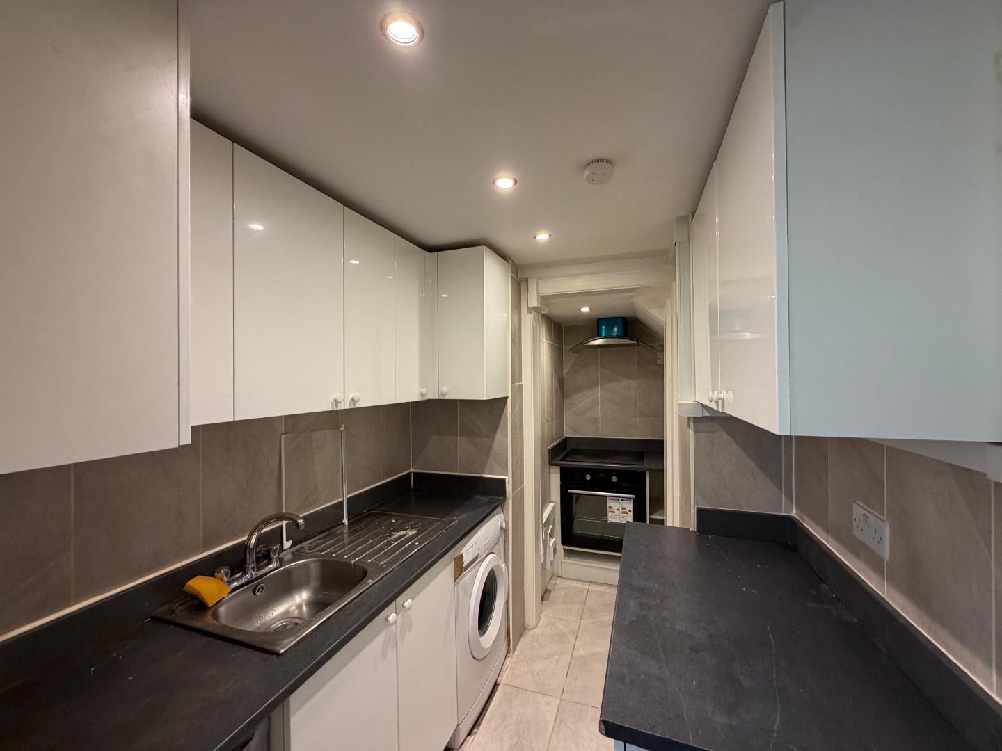 Flat Gunnersbury Avenue in London