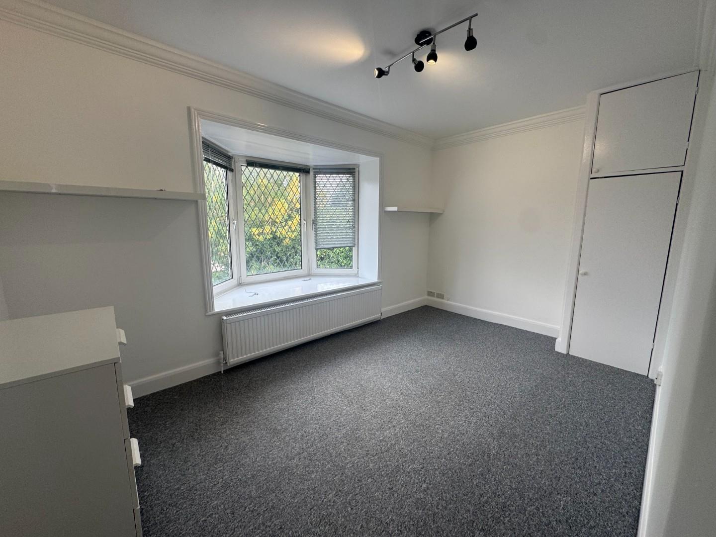 Flat Gunnersbury Avenue in London