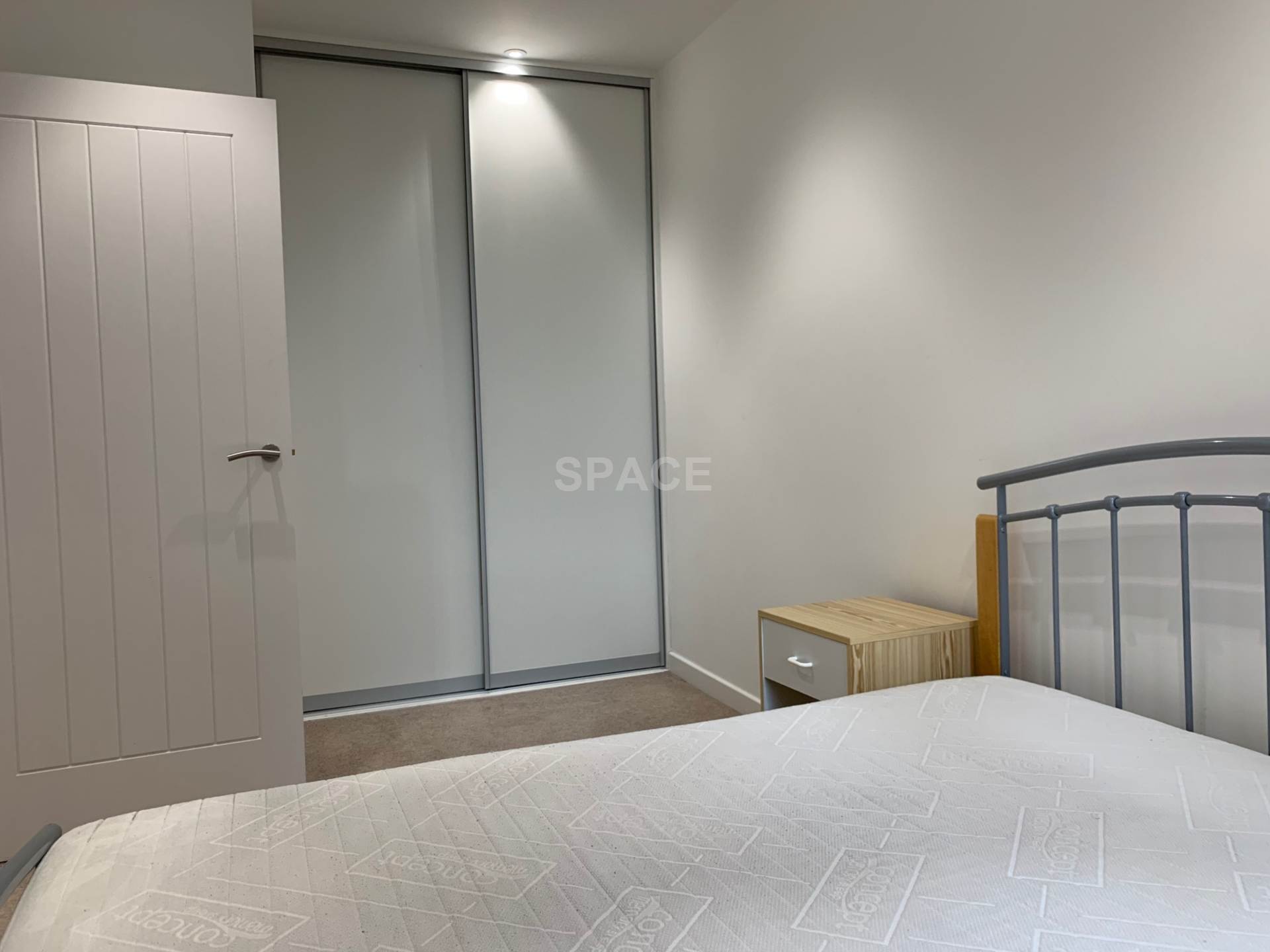 Flat Garrard Street in Reading
