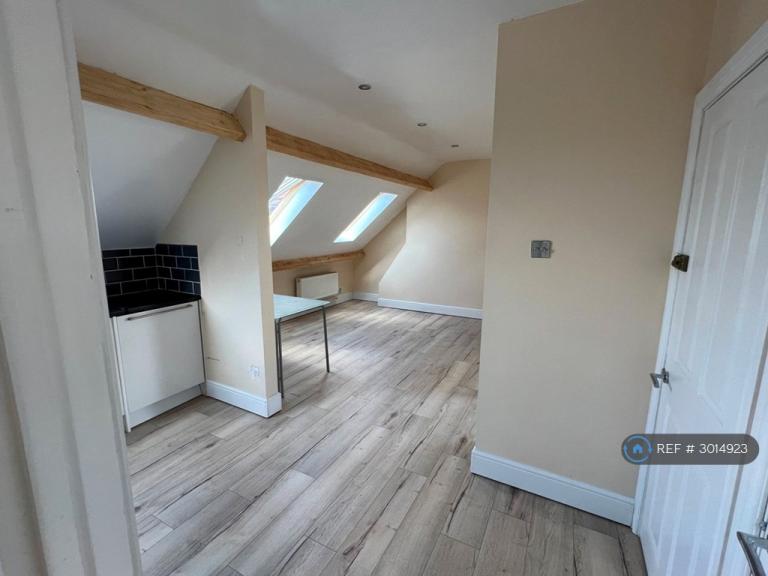 Flat Lower Hillmorton Road in Rugby