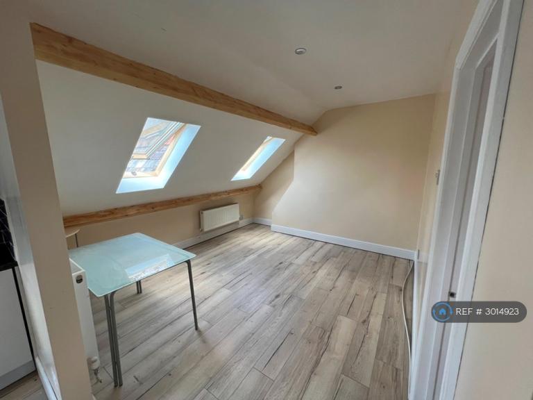 Flat Lower Hillmorton Road in Rugby