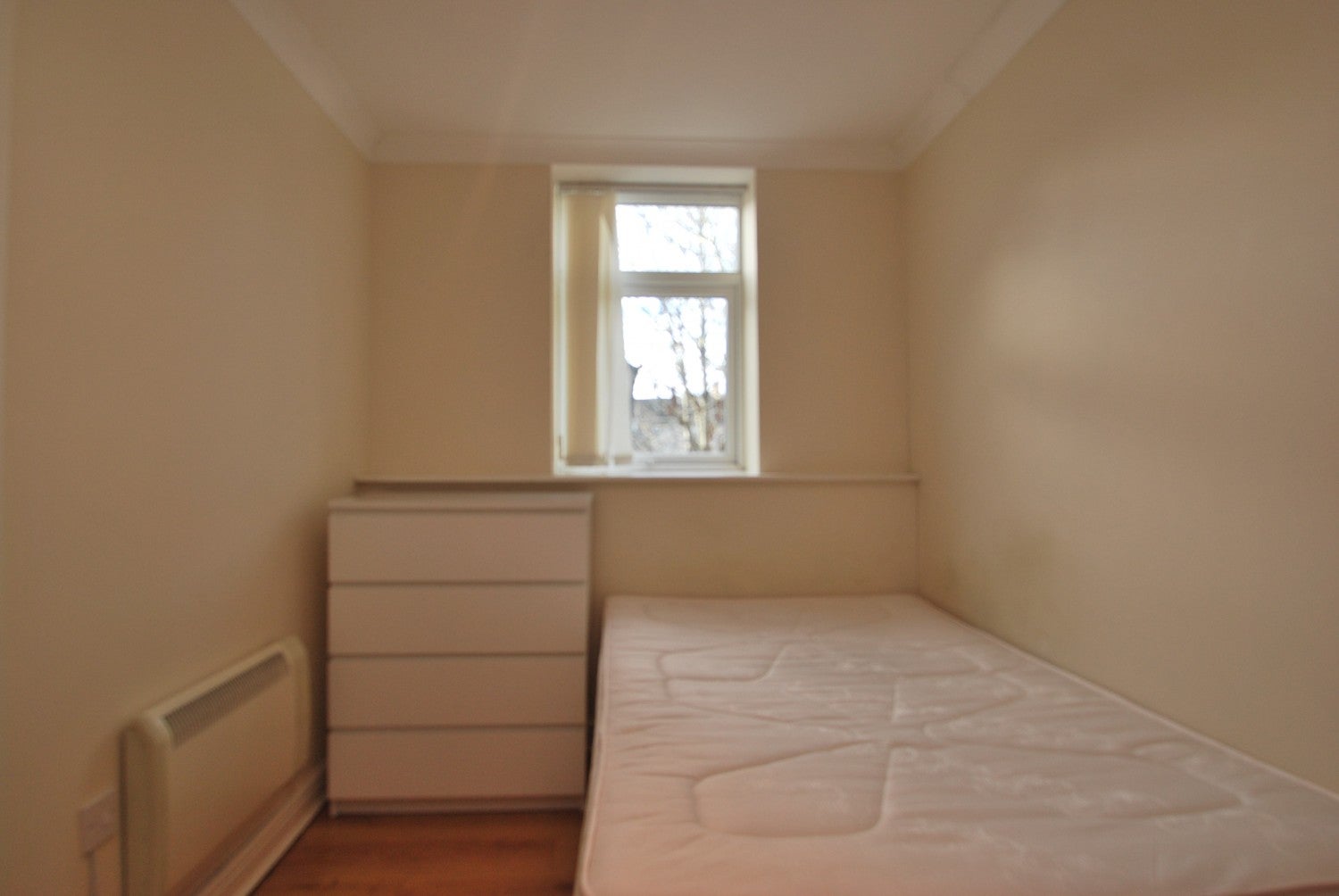 Flat Clifton Street in Cardiff