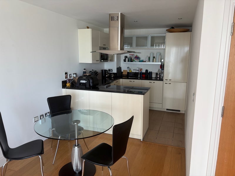 Flat Winchester Mews in Greater London