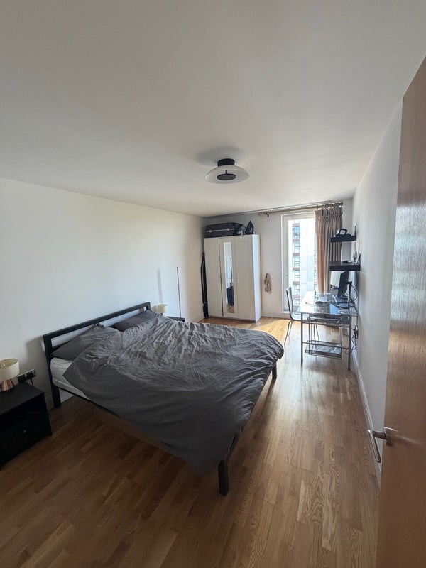 Flat Winchester Mews in Greater London