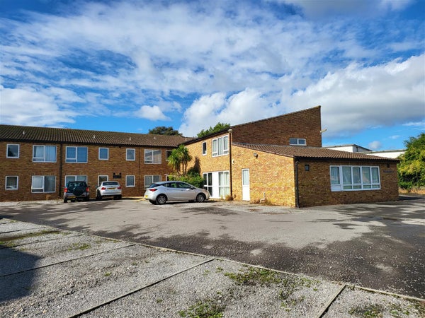 Flat Saint Stephens Close in Bristol