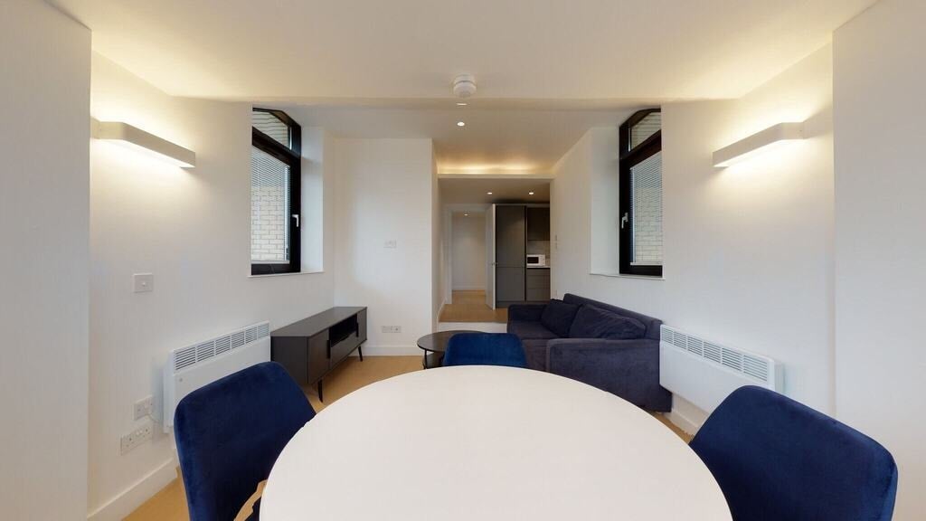 Flat Great West Road in Greater London