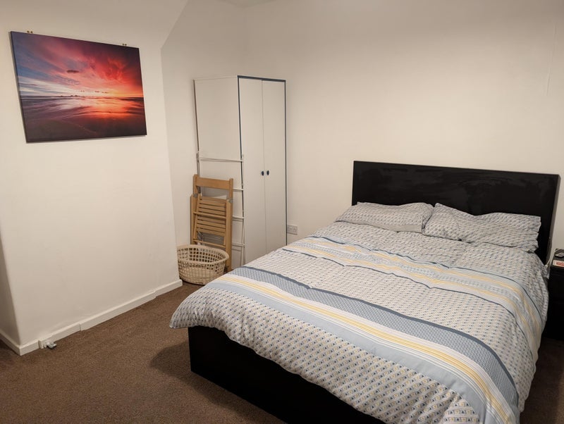 Room Loughrigg Avenue in St Helens