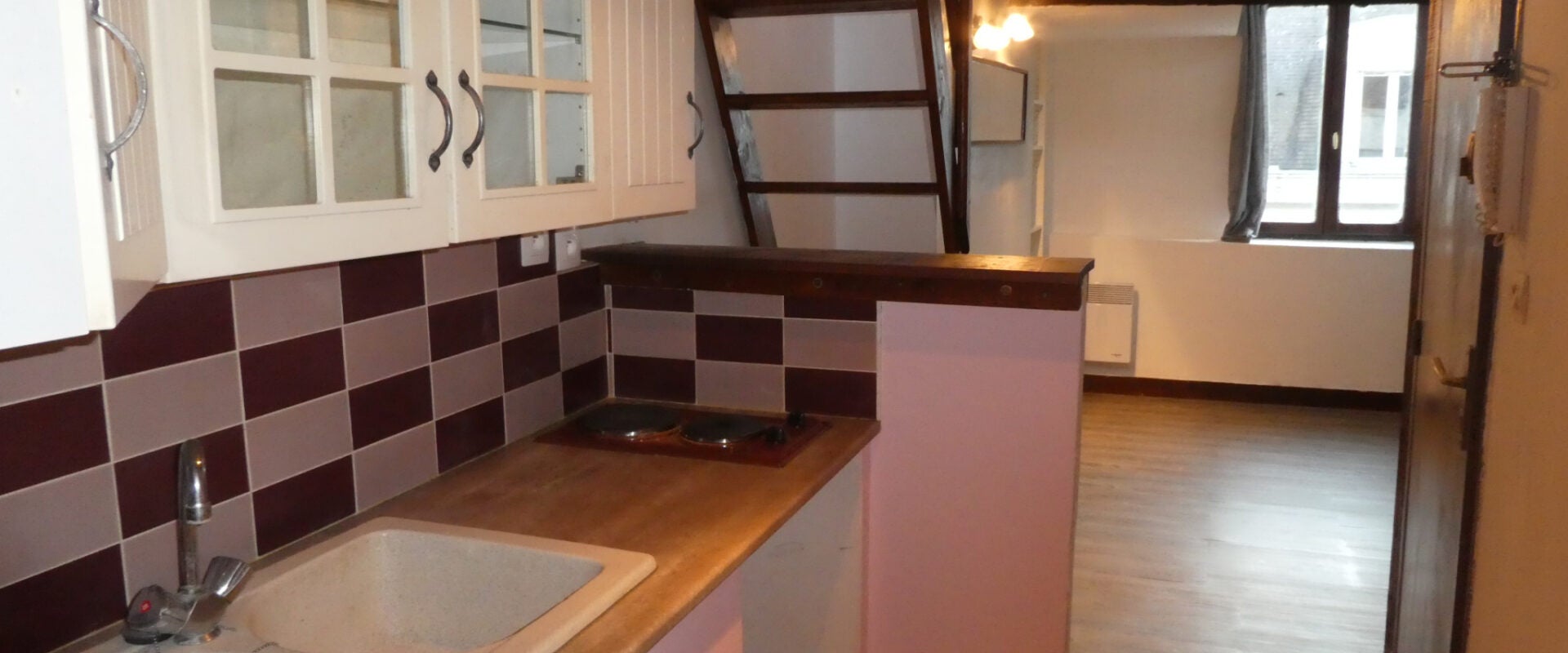 Room Rue de France in Fontainebleau