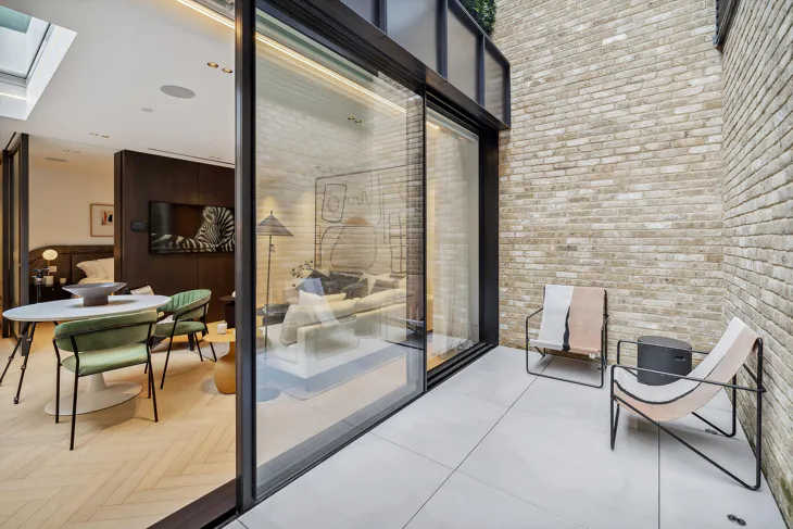 Flat Park Crescent in City of Westminster