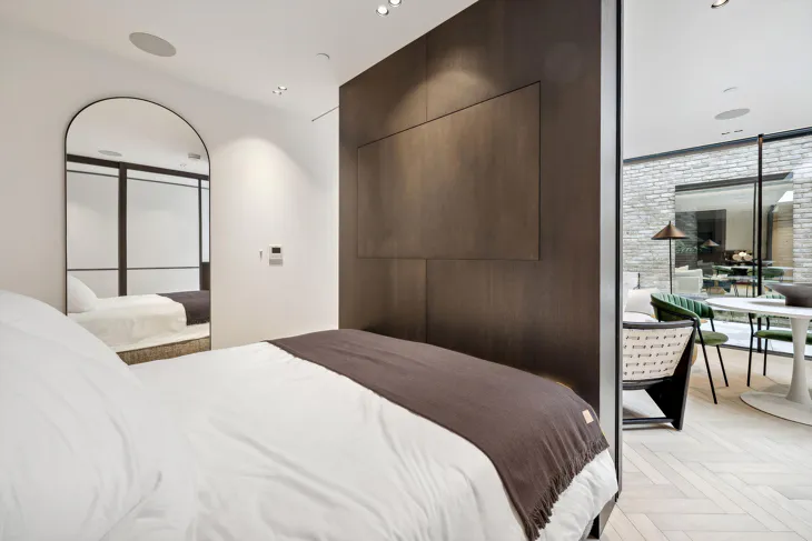 Flat Park Crescent in City of Westminster