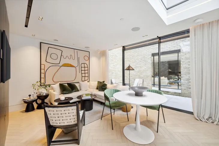 Flat Park Crescent in City of Westminster