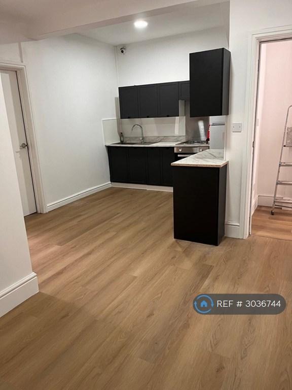 Room Birch Avenue in Winwick