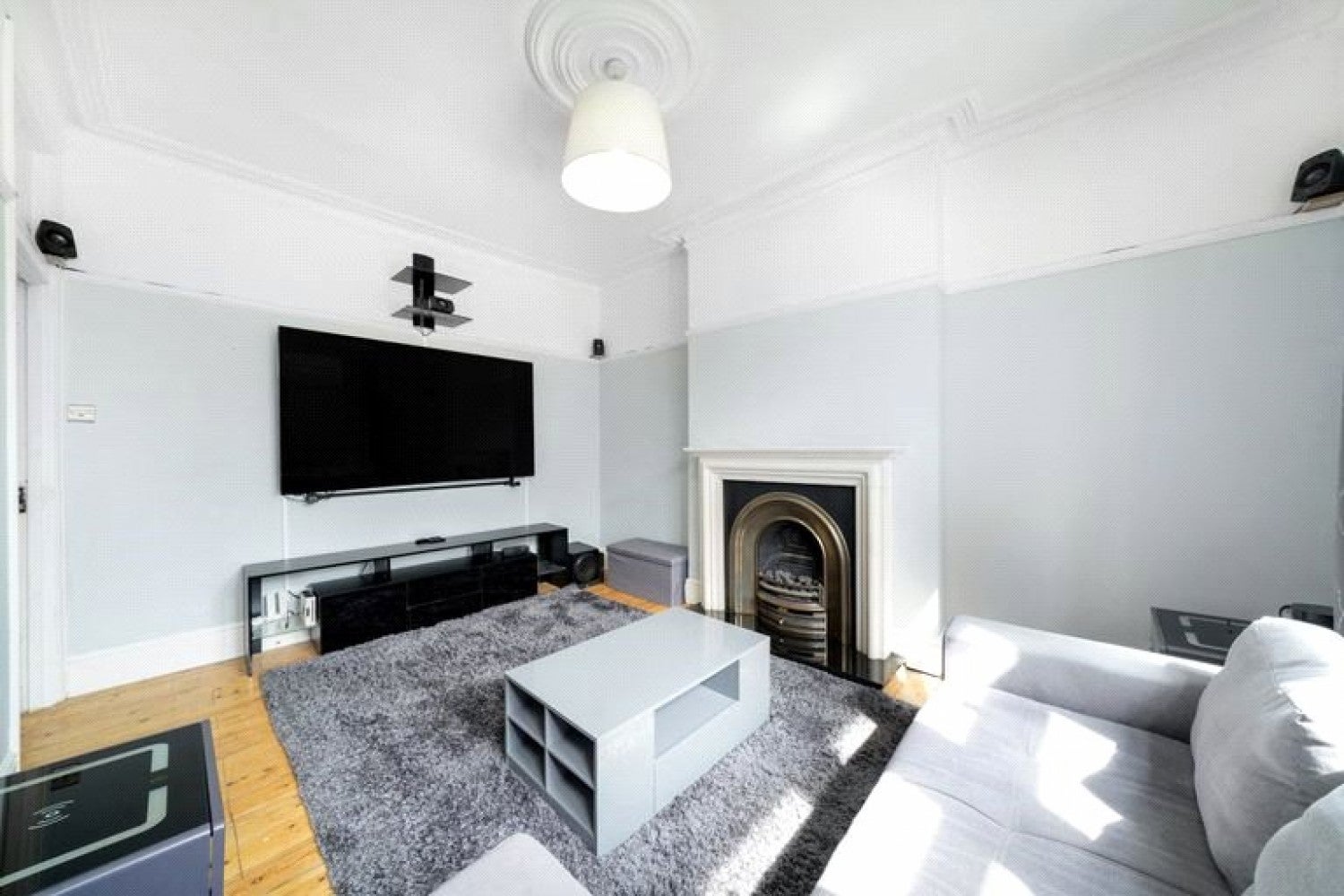 Flat Windmill Hill in Greater London