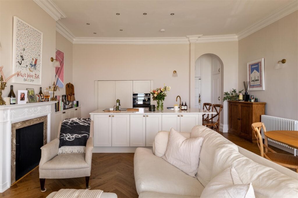 Flat Royal Crescent in Brighton