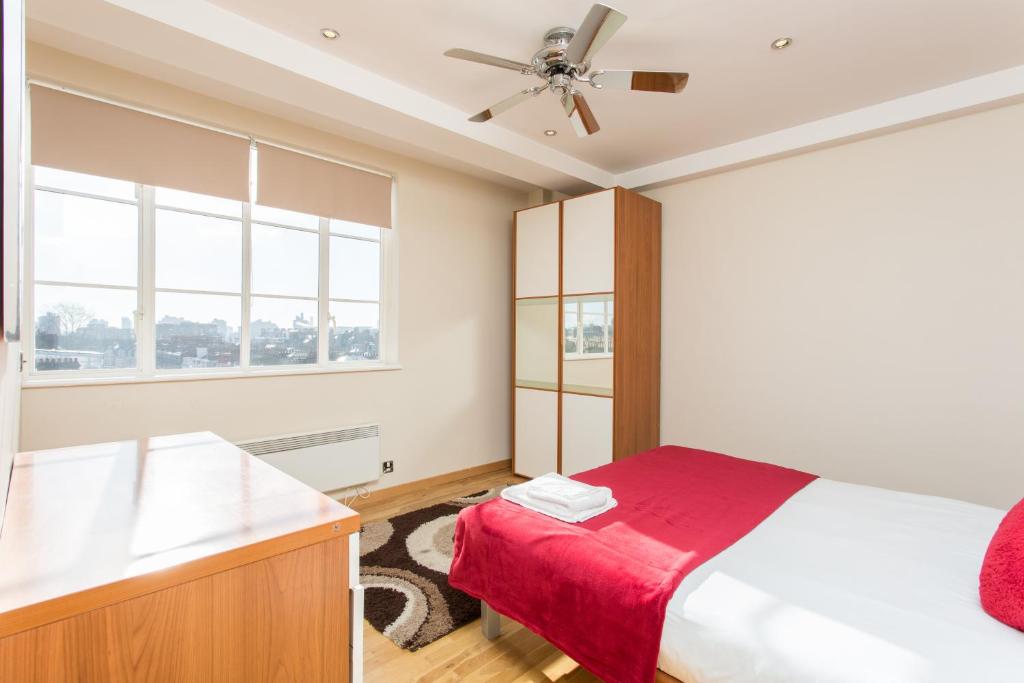 Flat Old Brompton Road in Greater London
